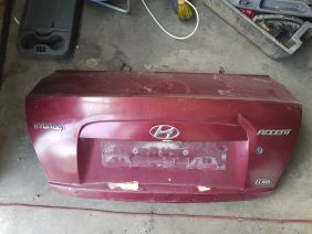 Hyundai Accent Era Arka Bagaj Kapağı Bordo Çıkma